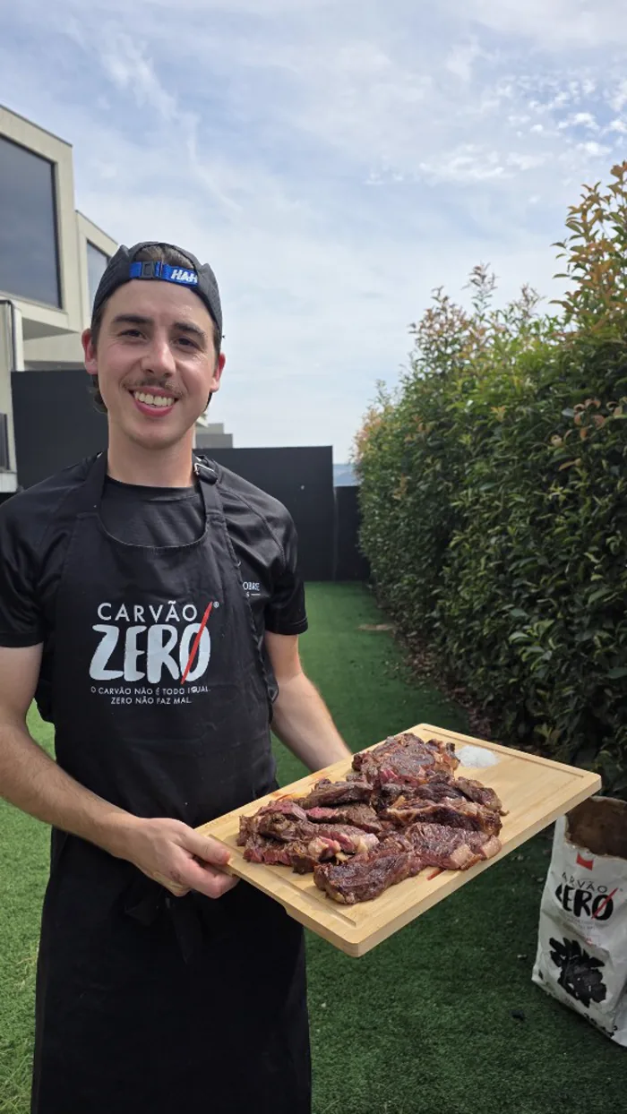 Apresentação de carne grelhada num evento Ponto Nobre