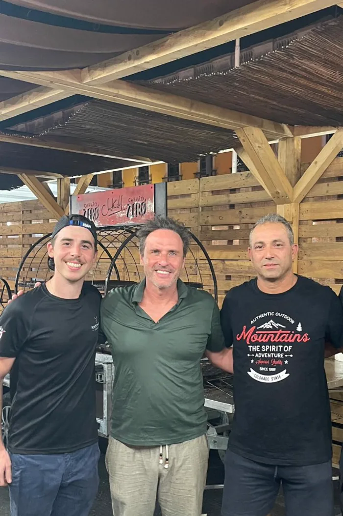 Equipa Ponto Nobre com parceiros num evento ao ar livre